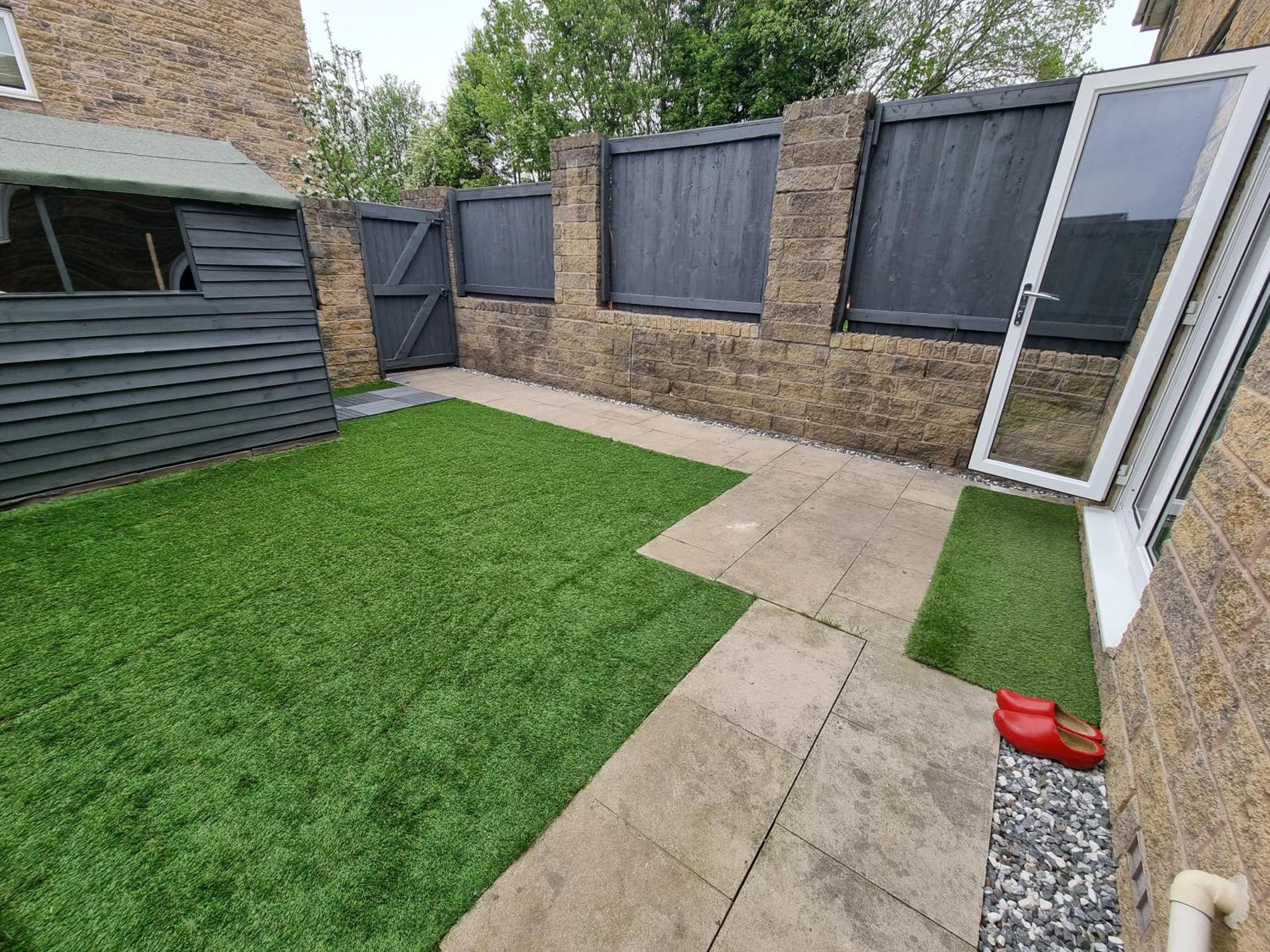 Clariturf - 4 Bedroom Semi - Private Parking Near Turf Moor, Town Centre, Transport And Motorway Links Next To Canal, 3 Parks And Lake - Sky And Netflix Burnley Bagian luar foto